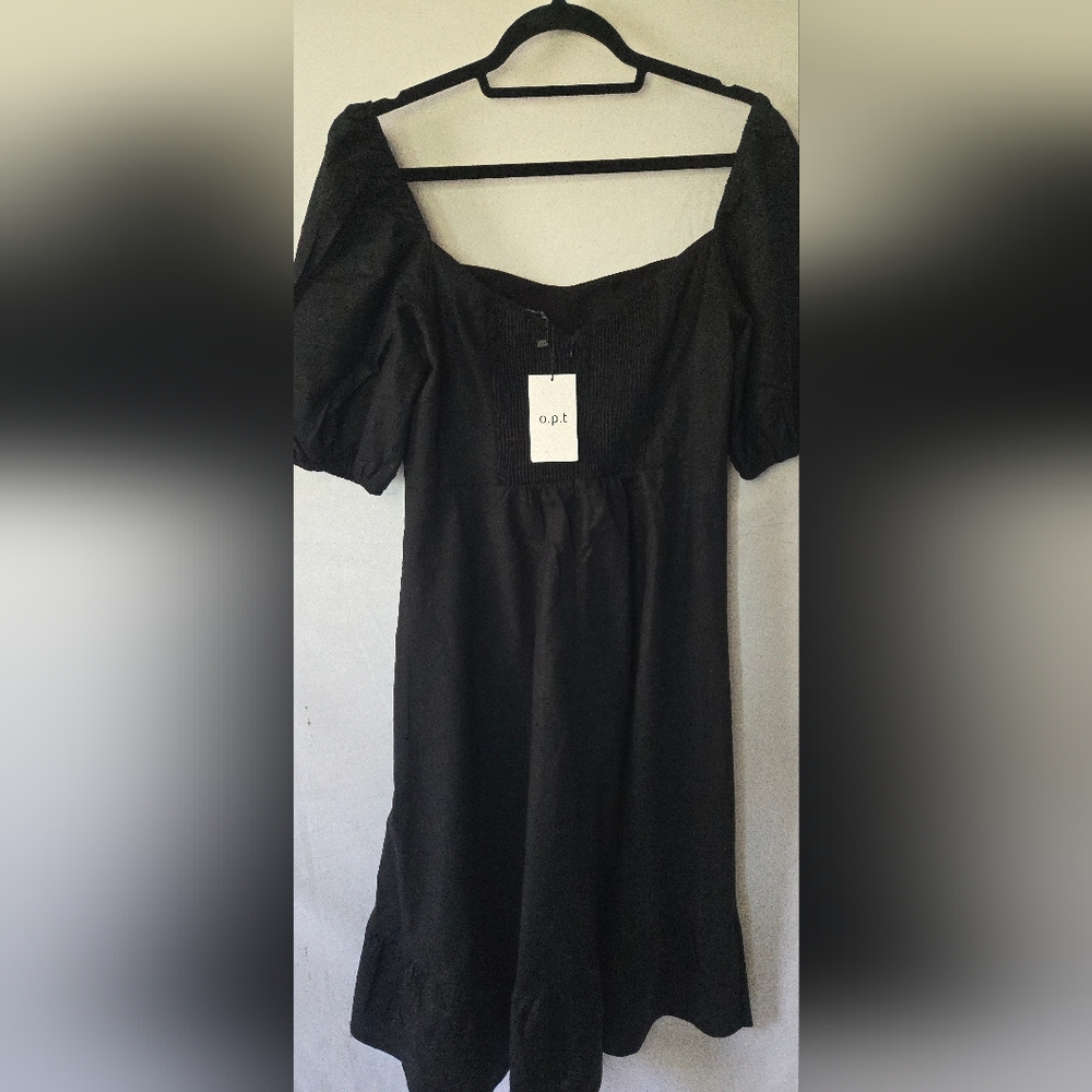Elegant Black Midi Dress - Picture 7 of 11